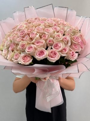 100 İthal Pembe Gül Buketi