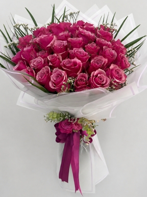 30 Pembe Gül Buketi Beyaz Ambalajlı